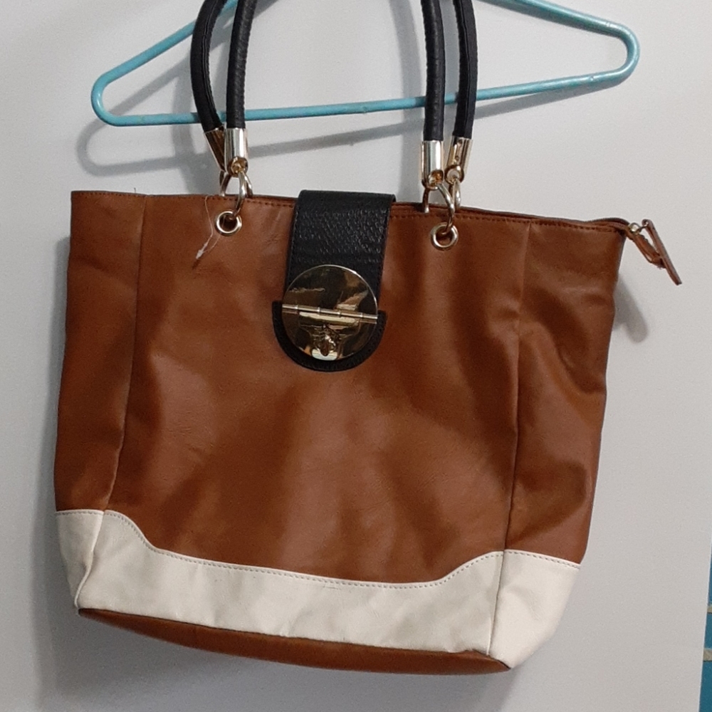 Apt.9 tan and white faux leather handbag